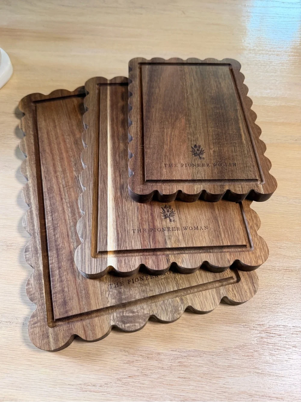 The Pioneer Woman Wood Scalloped Serving & Cutting Board Set - Warm Brown